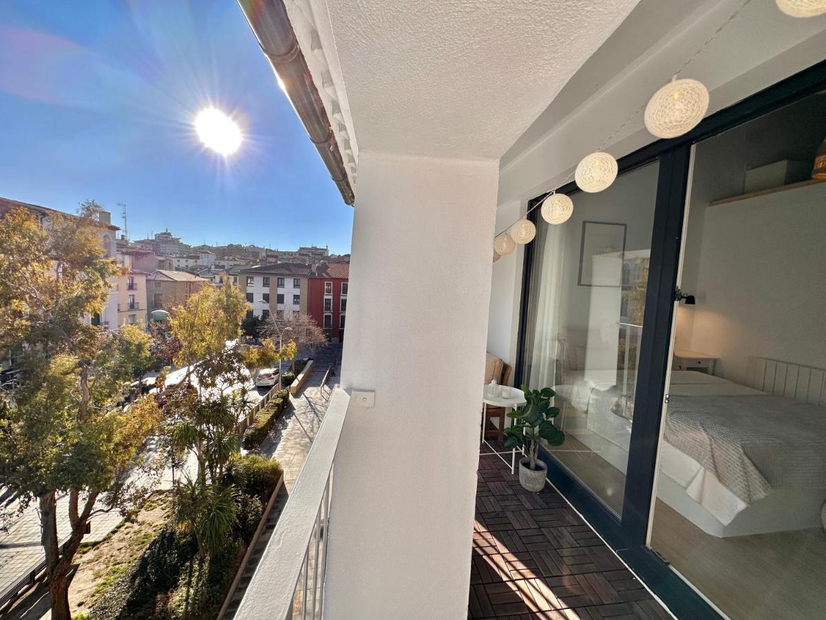 Laura'S Haus Villa Тудела Екстериор снимка