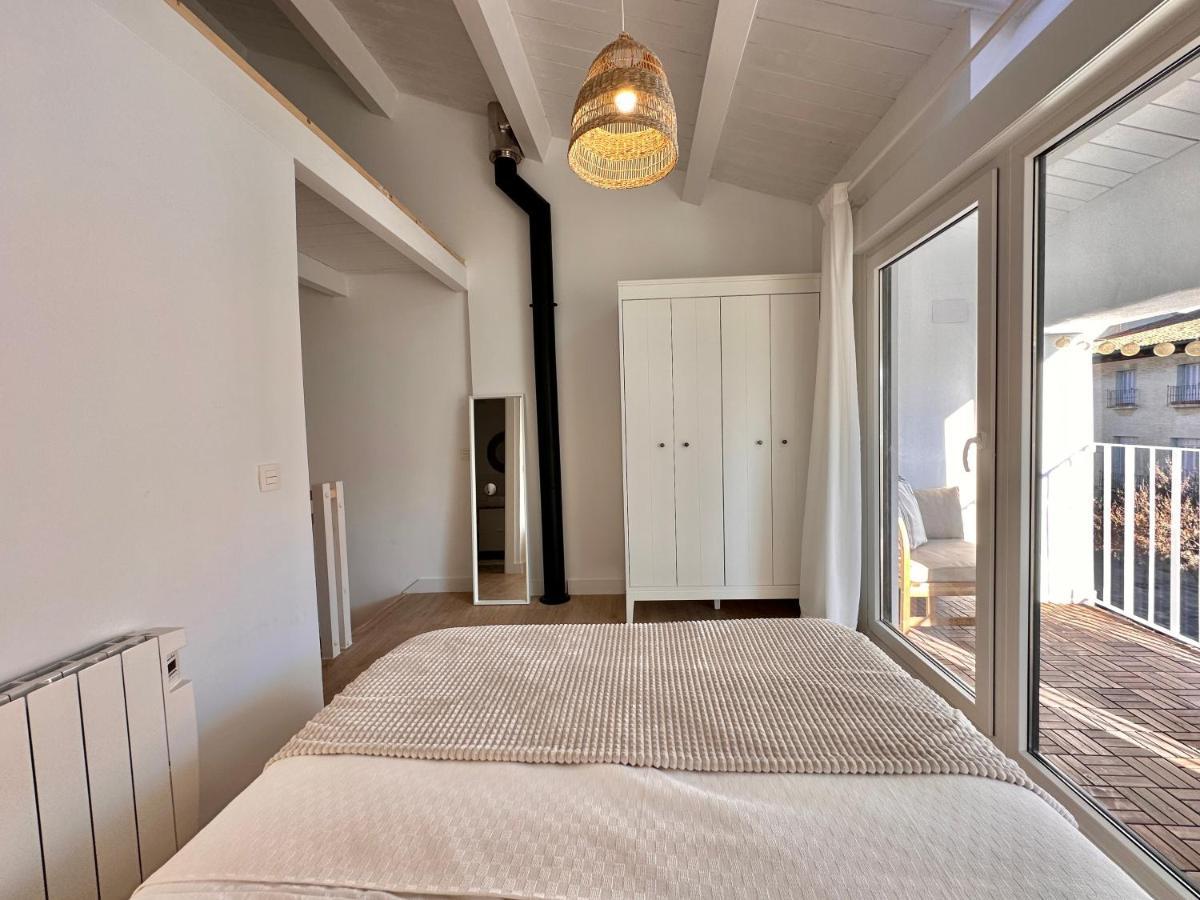 Laura'S Haus Villa Тудела Екстериор снимка