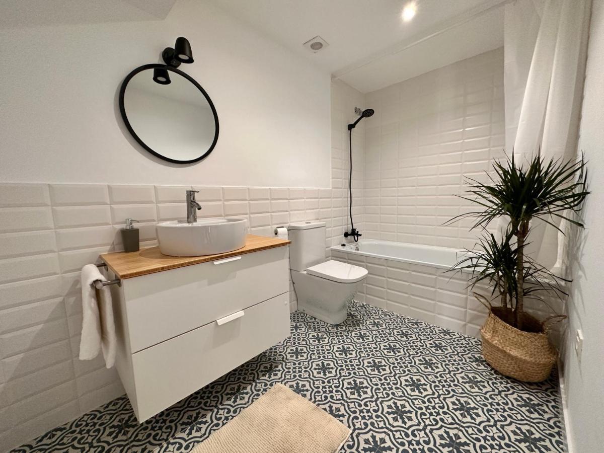 Laura'S Haus Villa Тудела Екстериор снимка